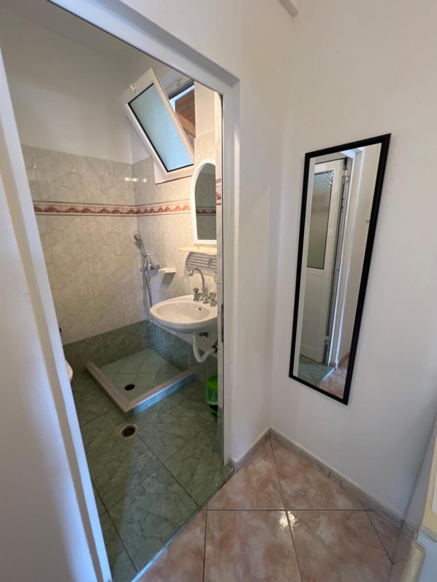 Privatunterkunft Dhoma Plazhi Husi